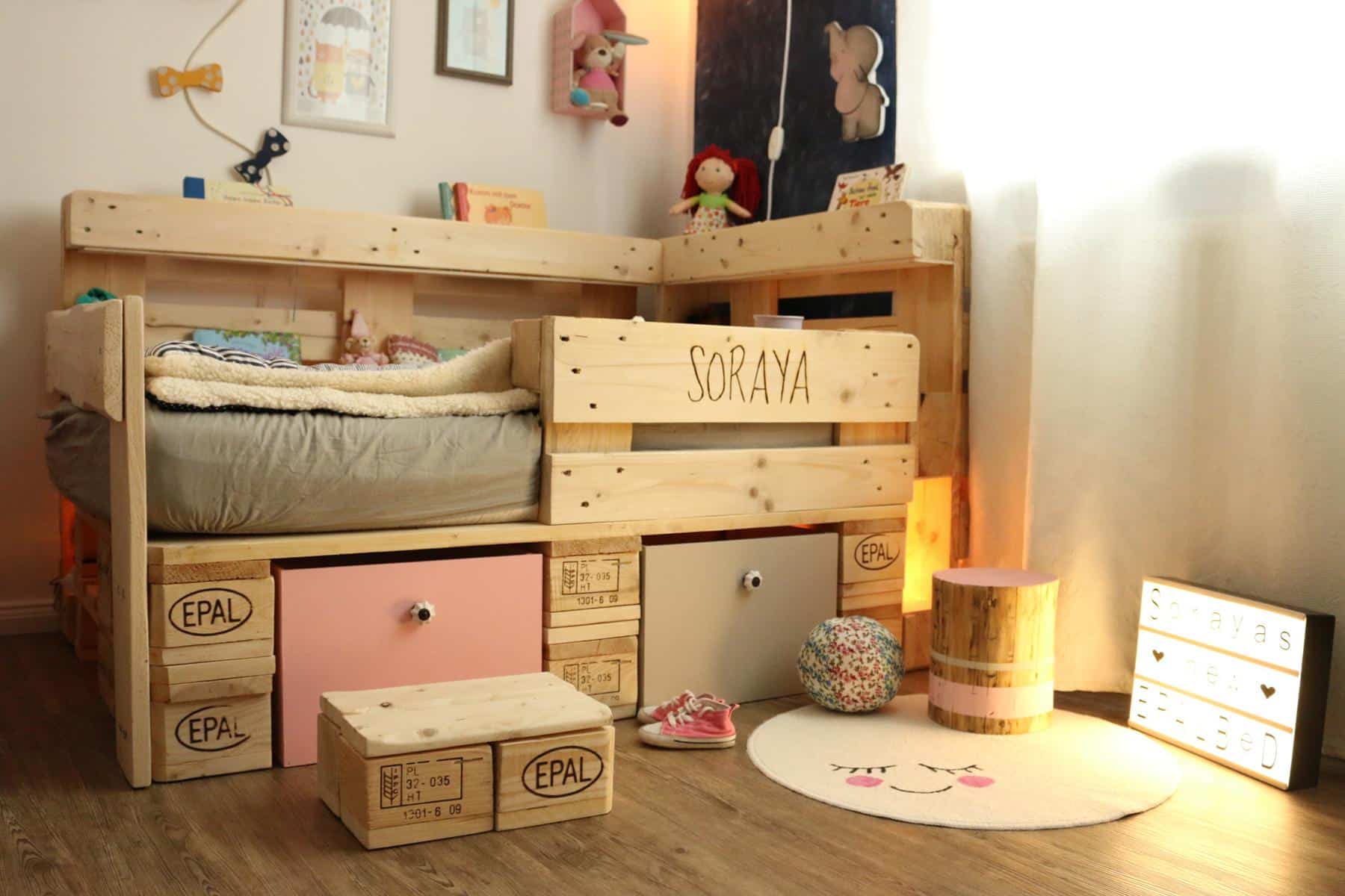 Palettenbett-Kinderbett-Kinder-Bett aus Europaletten (2) - DIY